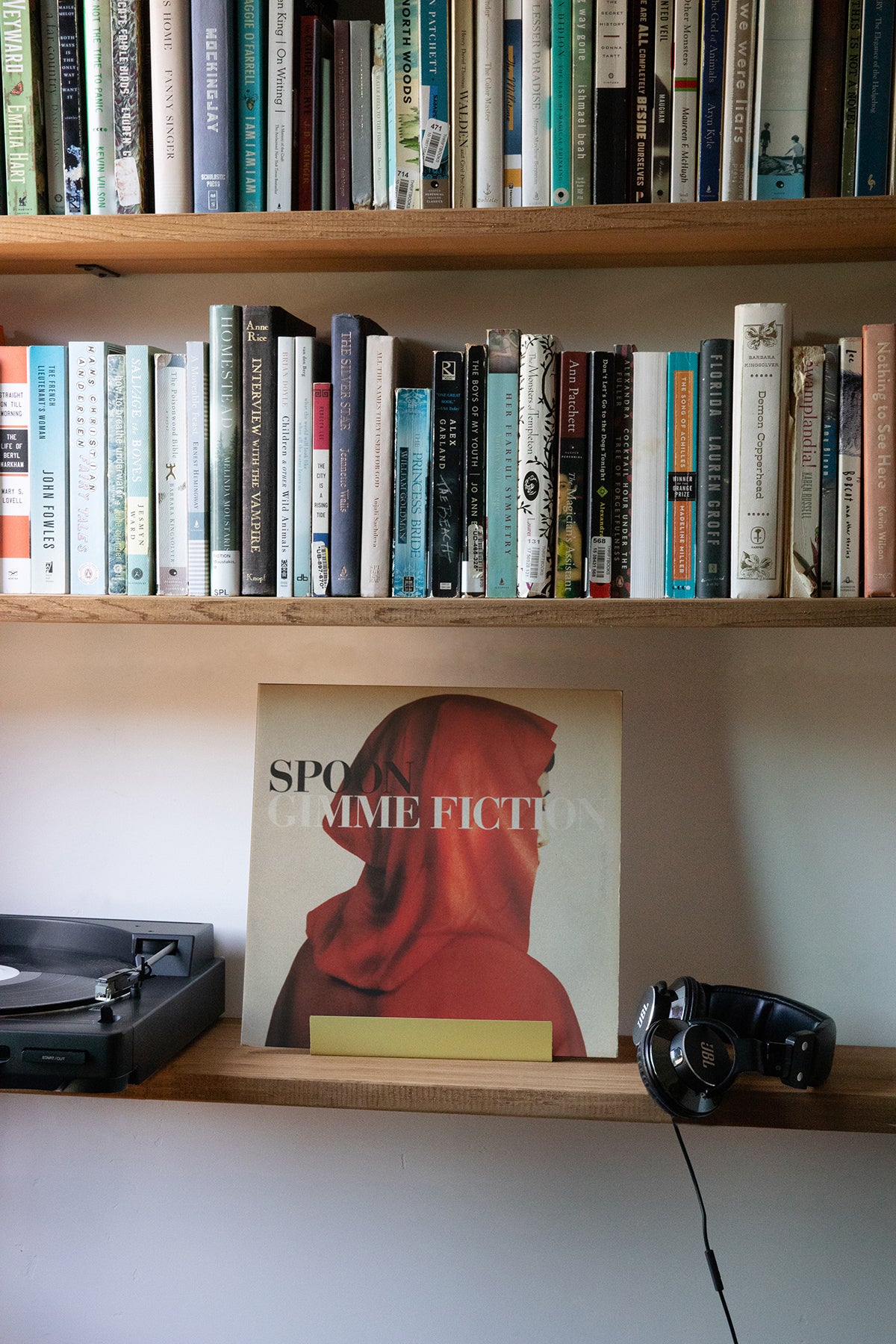 Now Playing Stand - Pale Yellow